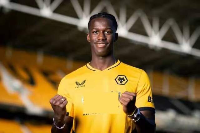 开云官网关键时刻斯图加特官宣签约：葡超节点到来，管理层满意，资深球员宣示担当的简单介绍